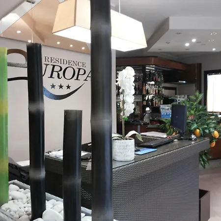 & Europa Aparthotel 3*