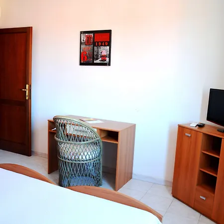 & Europa Aparthotel 3*