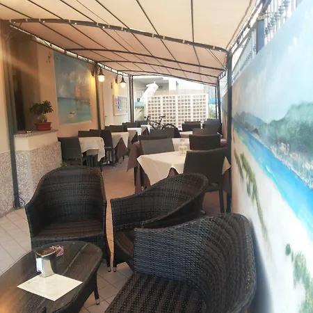 & Europa Aparthotel