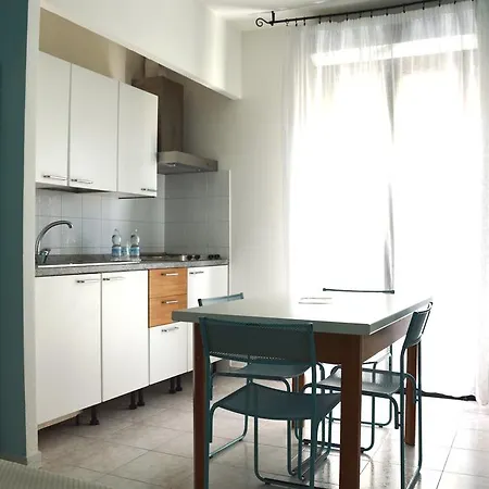 Aparthotel & Europa 3*