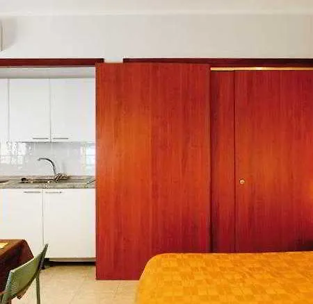 & Europa Aparthotel 3*
